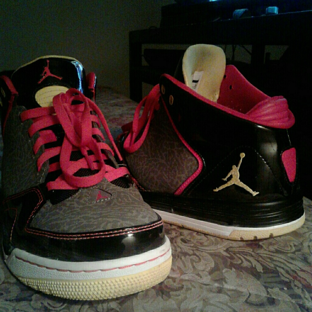 gym shoes